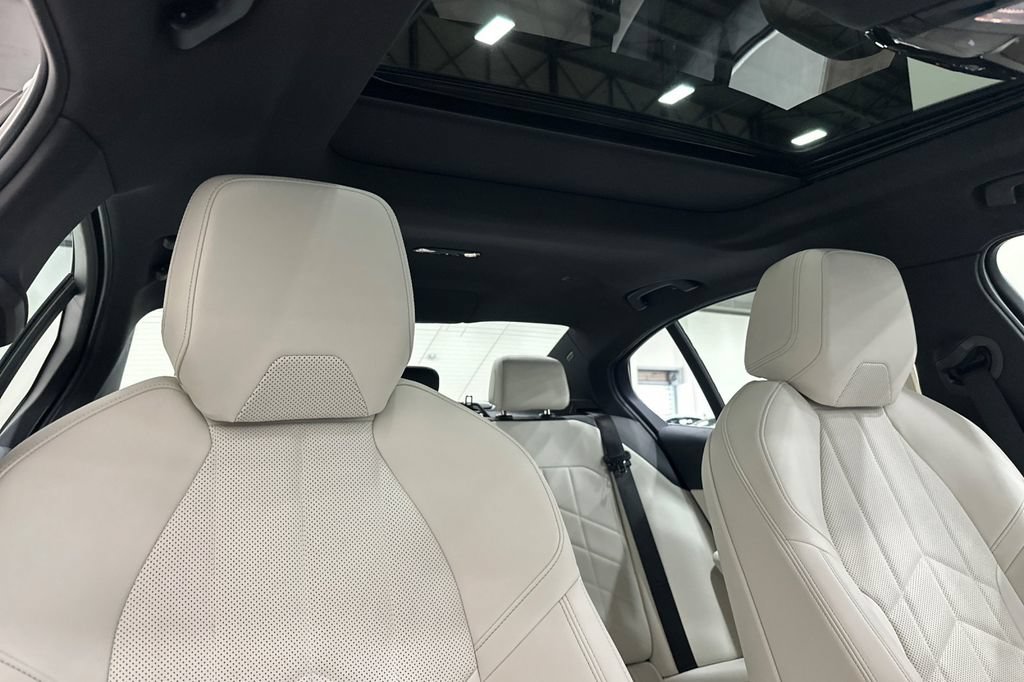 Used 2024 BMW i5 eDrive40i w/ Premium Package RWD image 18