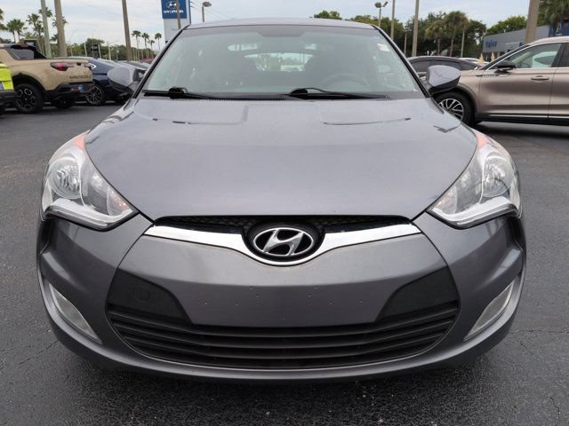 Used 2017 Hyundai Veloster FWD image 9