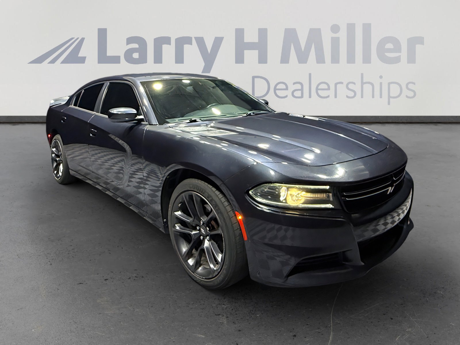 Used 2016 Dodge Charger SE image 7