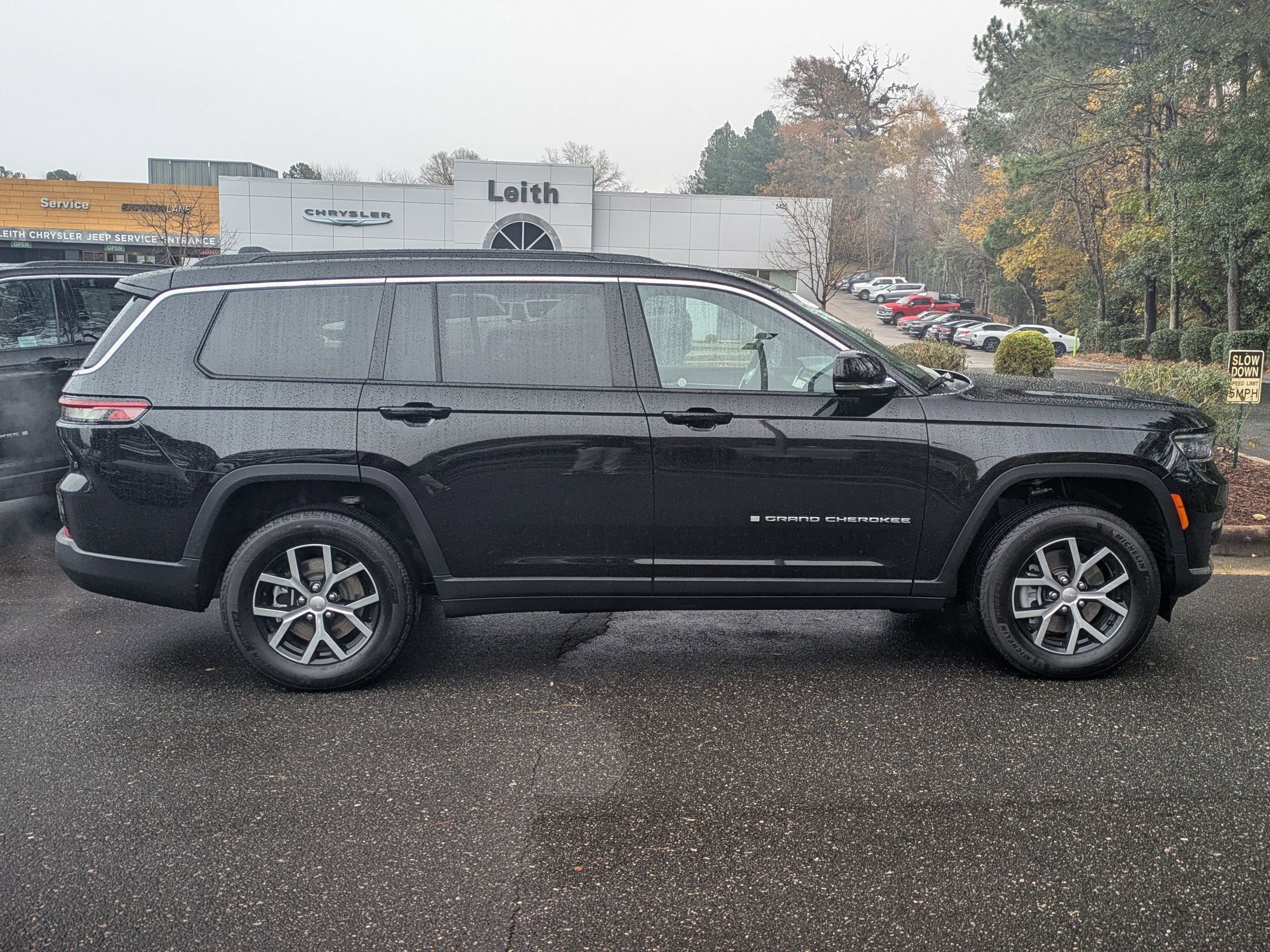 Used 2025 Jeep Grand Cherokee L Limited w/ Trailer Tow Package image 4