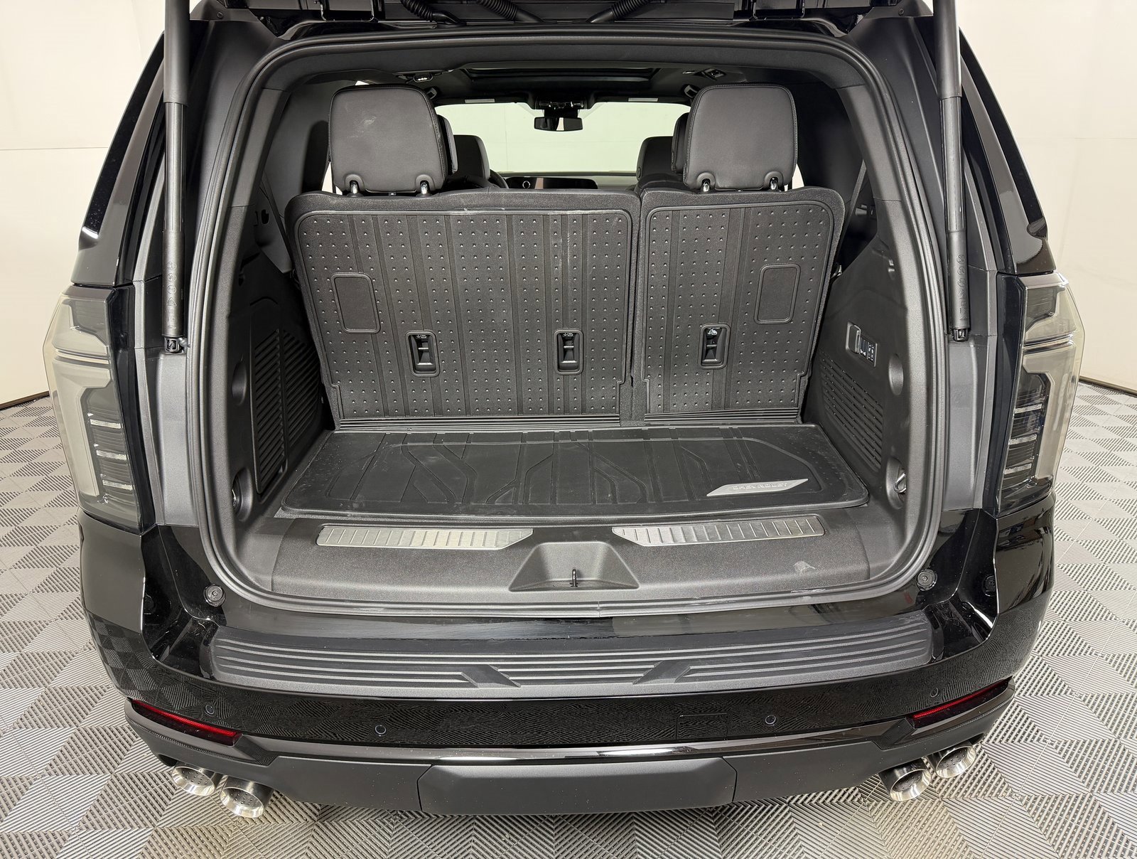 New 2026 Chevrolet Tahoe Z71 w/ Comfort Package image 8