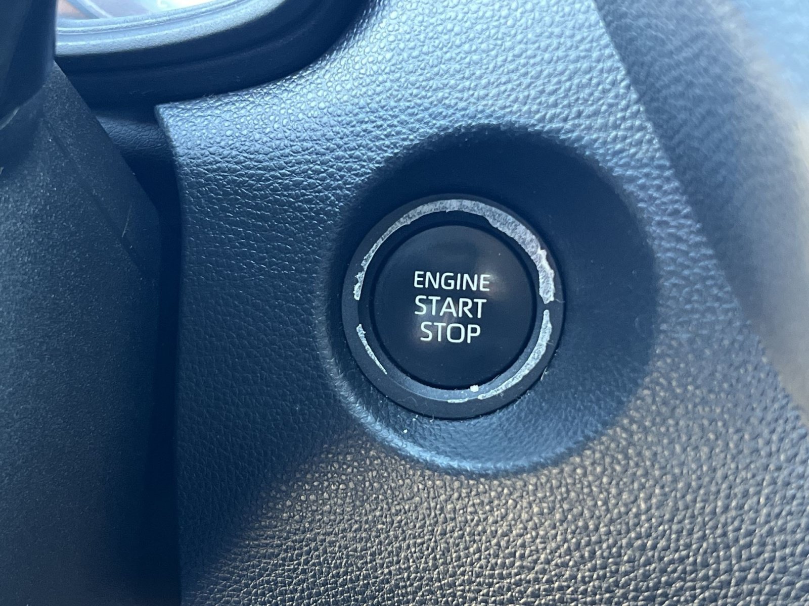 Used 2024 Toyota Corolla Cross LE FWD image 31