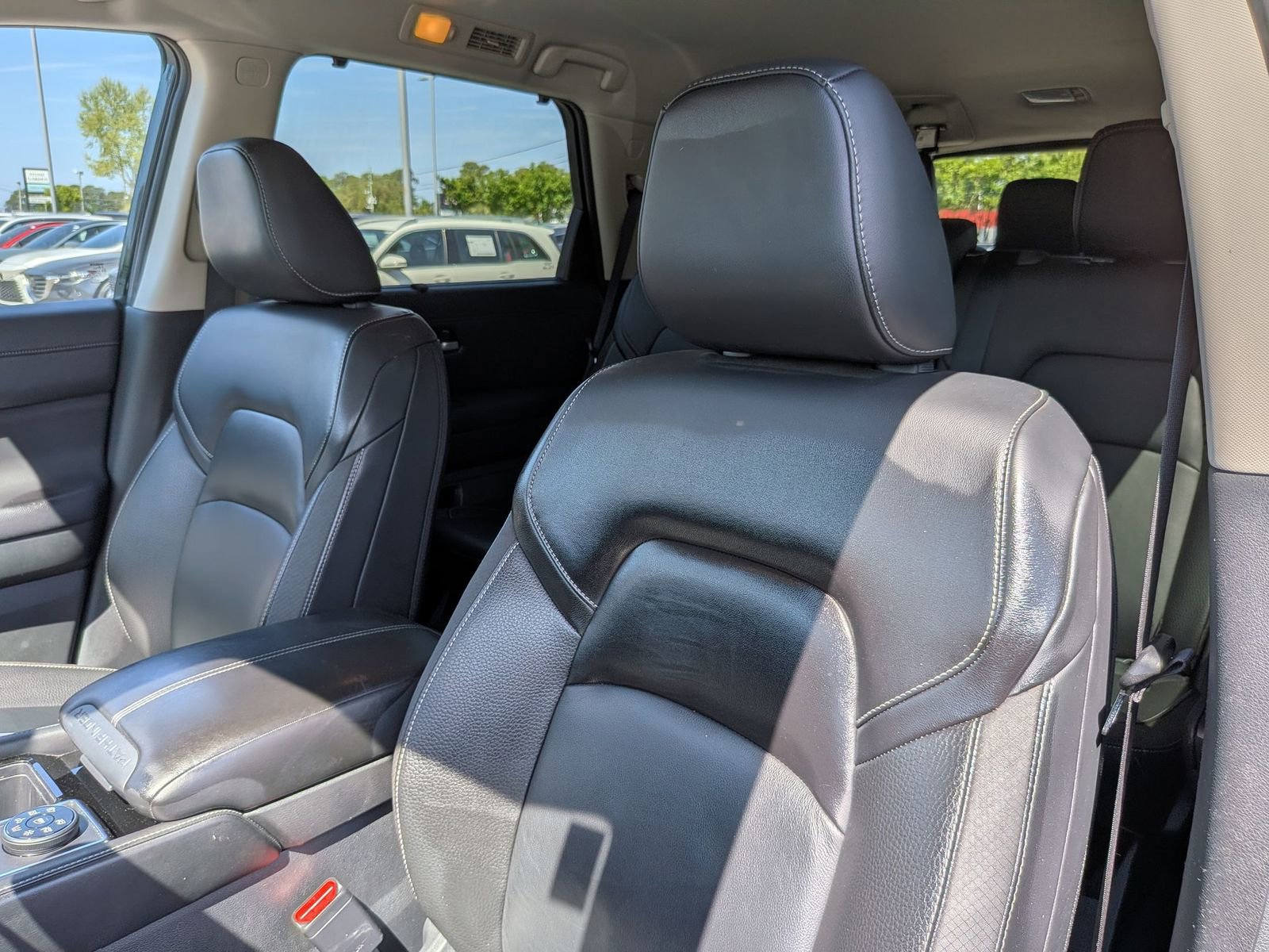 Used 2024 Nissan Pathfinder SL AWD/4WD image 15