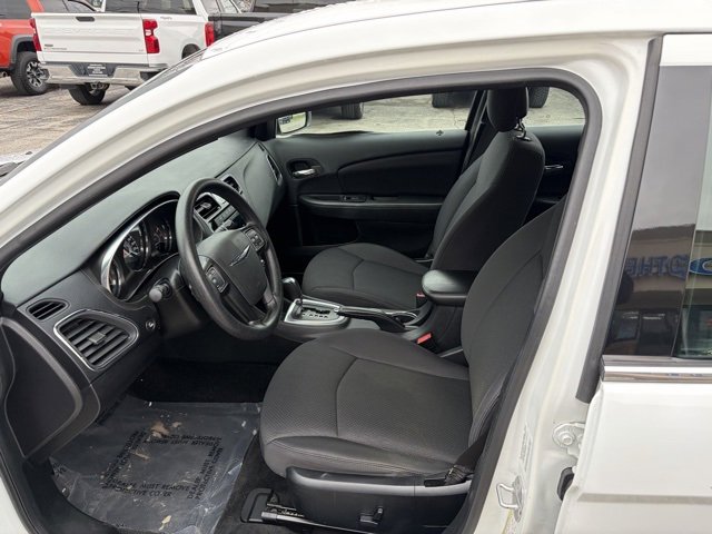 Used 2014 Chrysler 200 LX image 16