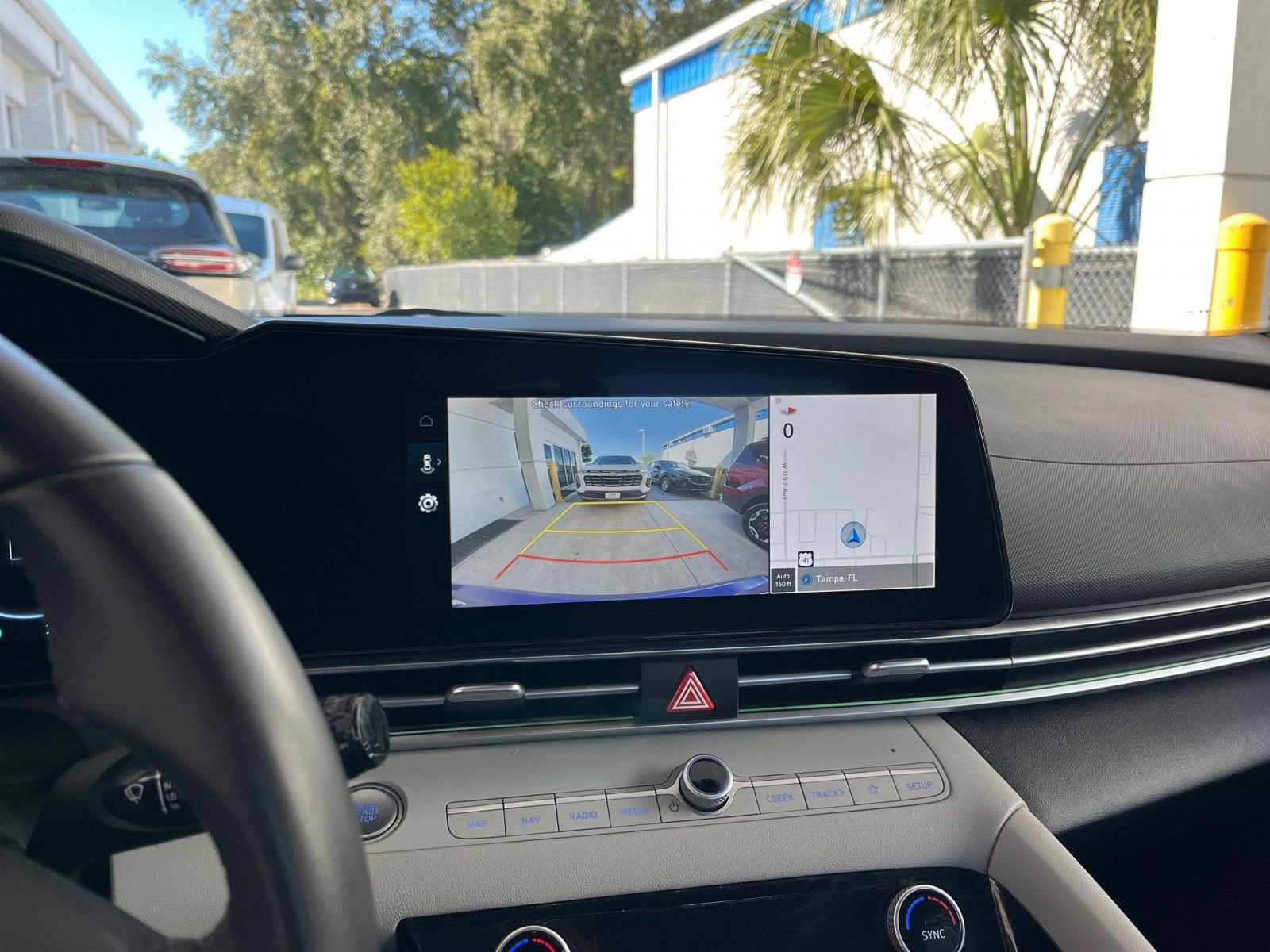 Used 2025 Hyundai Elantra Limited image 17