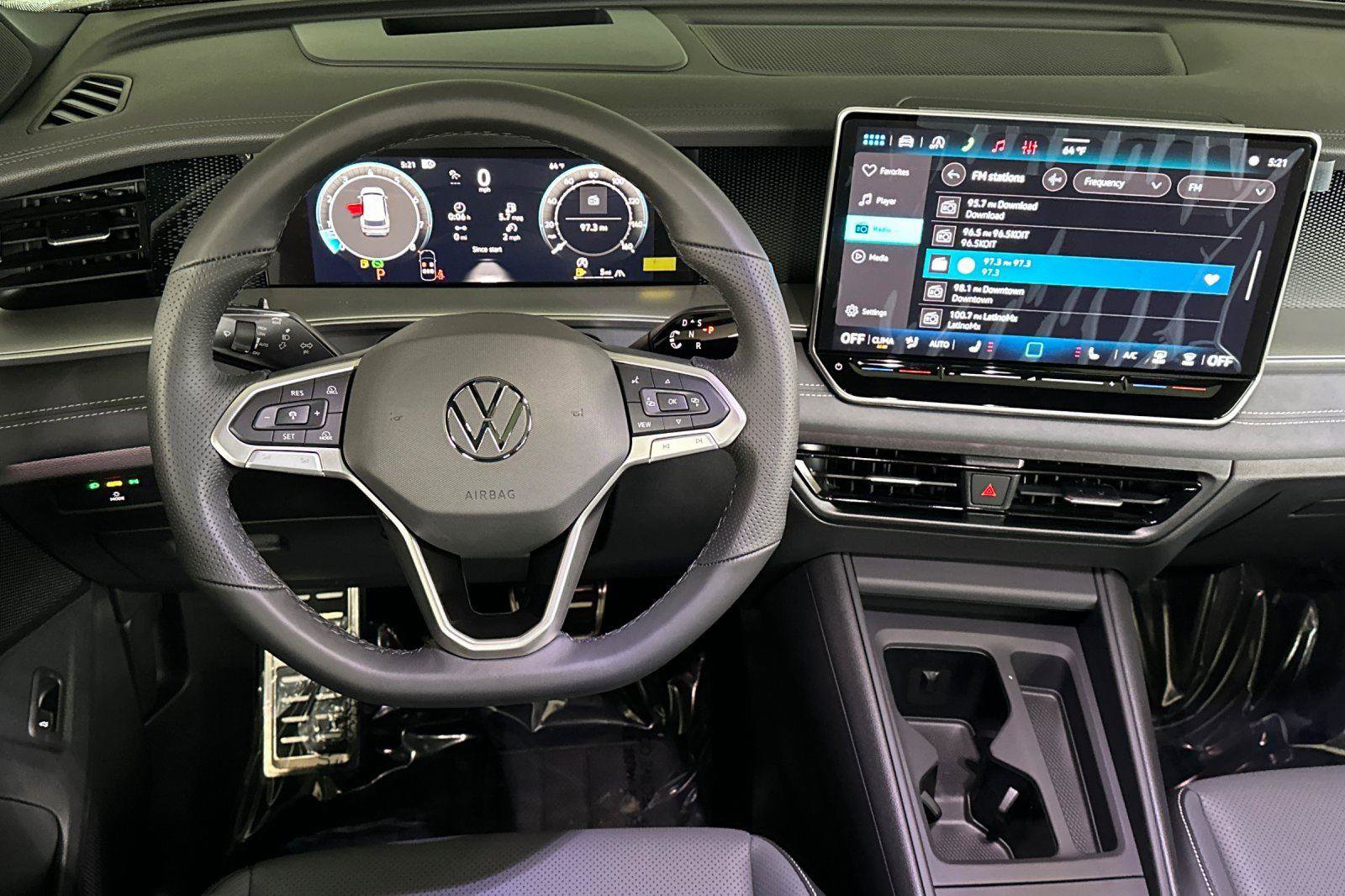 New 2026 Volkswagen Tiguan SE R-Line image 13