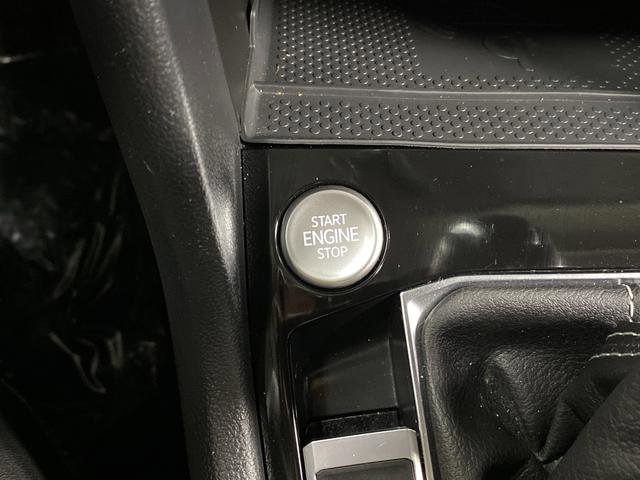 Used 2024 Volkswagen Taos SEL image 21