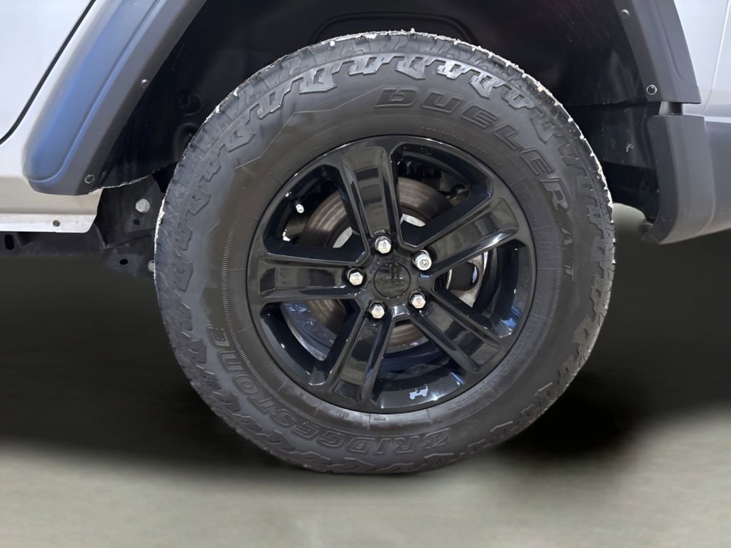 Used 2023 Jeep Wrangler Sport image 29