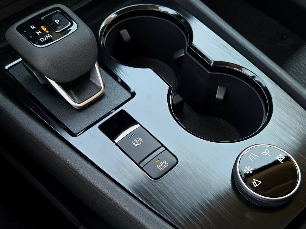 New 2026 Nissan Rogue SV AWD/4WD image 28