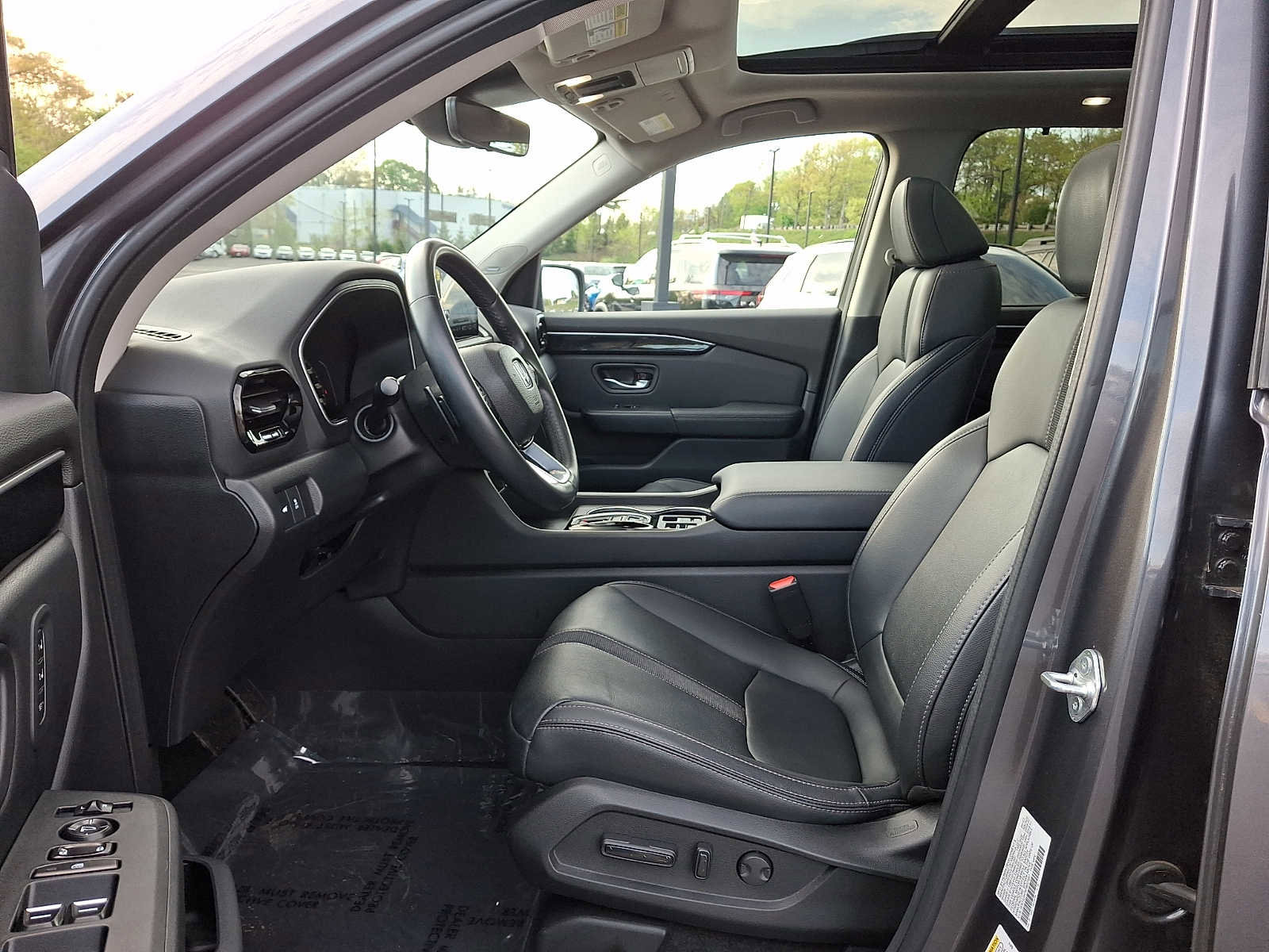 Used 2023 Honda Pilot Touring image 14