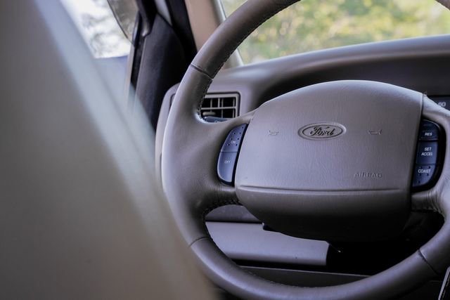 Used 2001 Ford F350 Lariat image 44