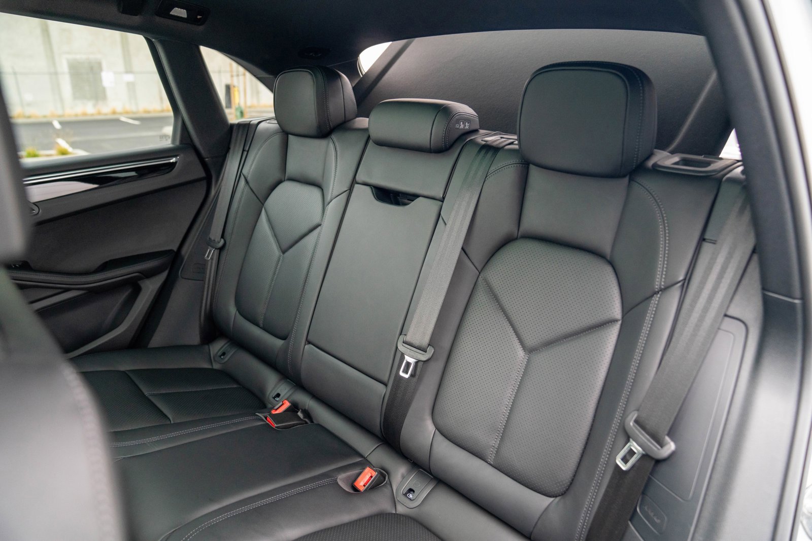 Certified 2025 Porsche Macan image 24