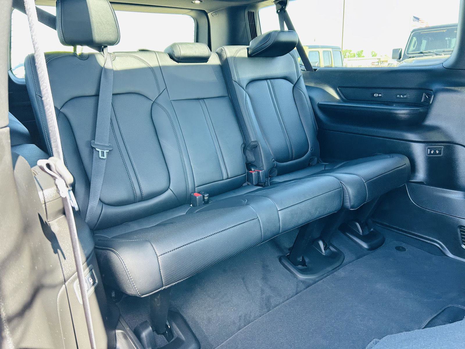 New 2026 Jeep Grand Wagoneer L Limited AWD/4WD image 41
