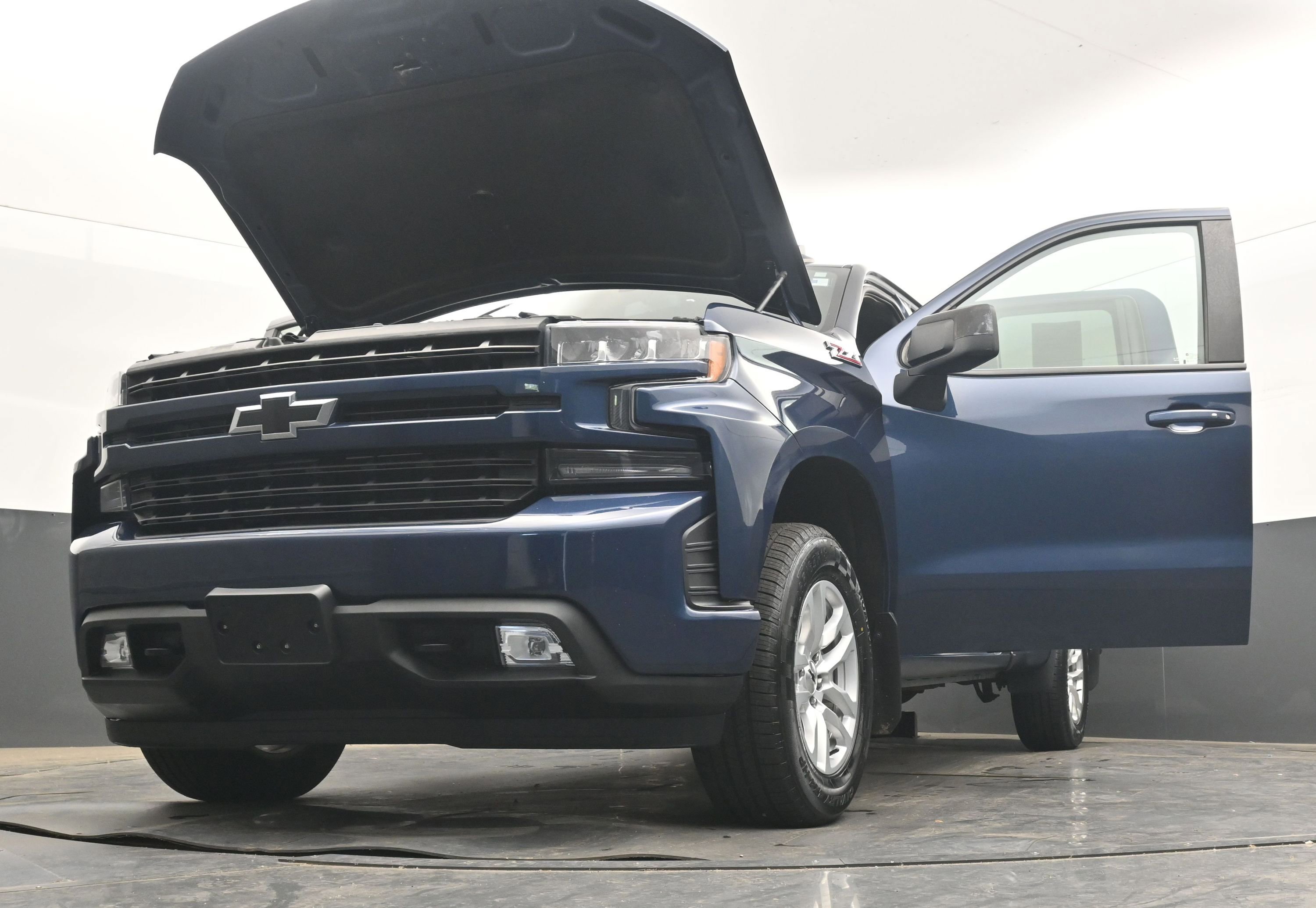 Used 2019 Chevrolet Silverado 1500 RST AWD/4WD image 35