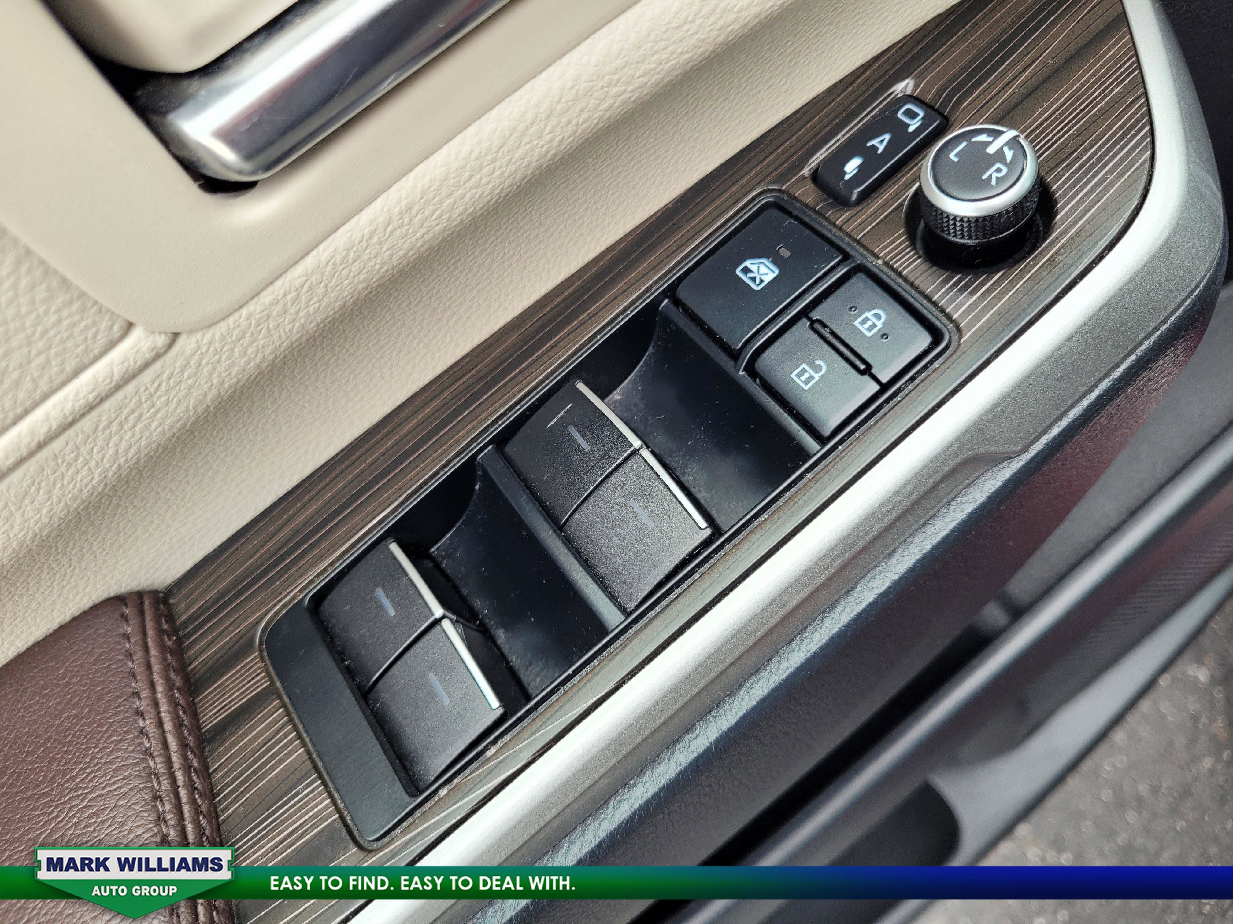 Used 2021 Toyota Sienna Platinum image 34