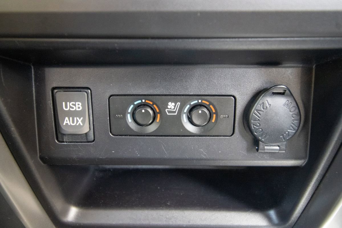 Used 2016 Toyota 4Runner Limited AWD/4WD image 31