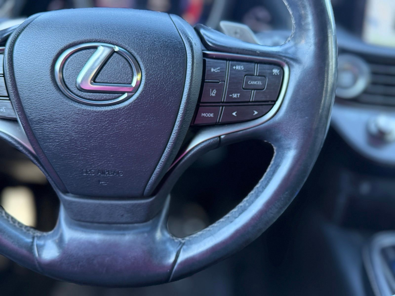 Used 2018 Lexus LS 500 AWD w/ Accessory Package (Z2) image 27