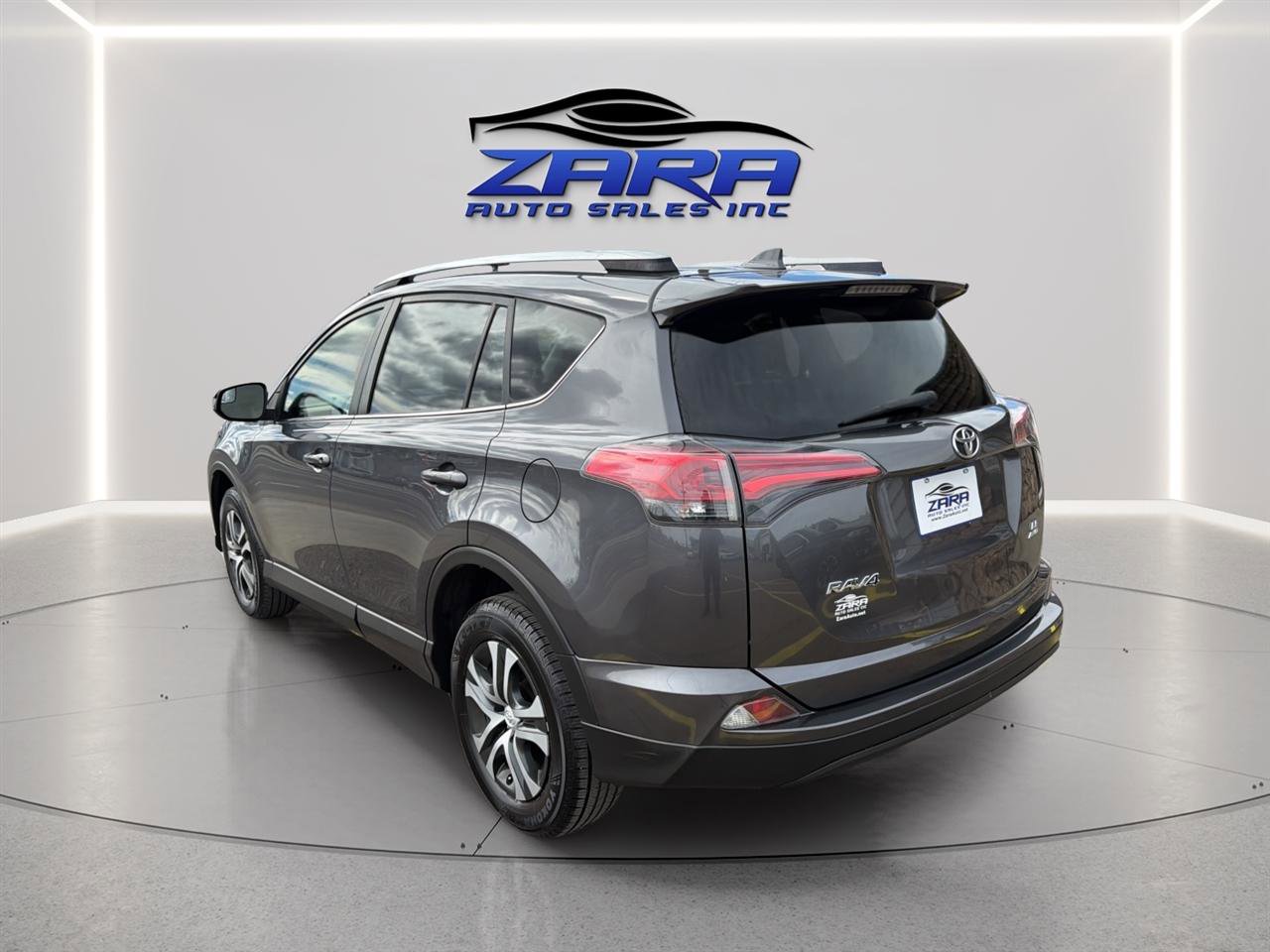 Used 2017 Toyota RAV4 LE w/ Carpet Mat Package image 5