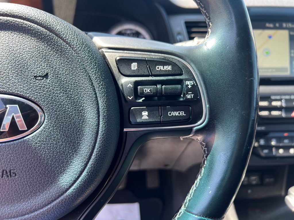 Used 2017 Kia Niro Touring w/ Advanced Technology Package FWD image 15