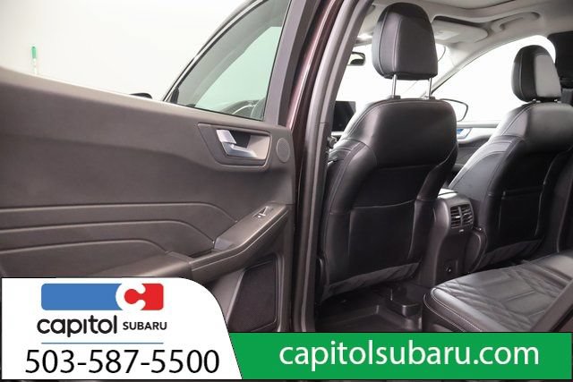Used 2023 Ford Escape Platinum w/ Premium Technology Package AWD/4WD image 29