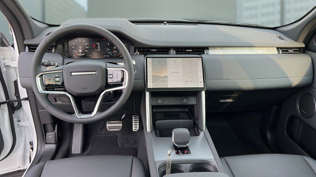 New 2026 Land Rover Discovery Sport Landmark image 25