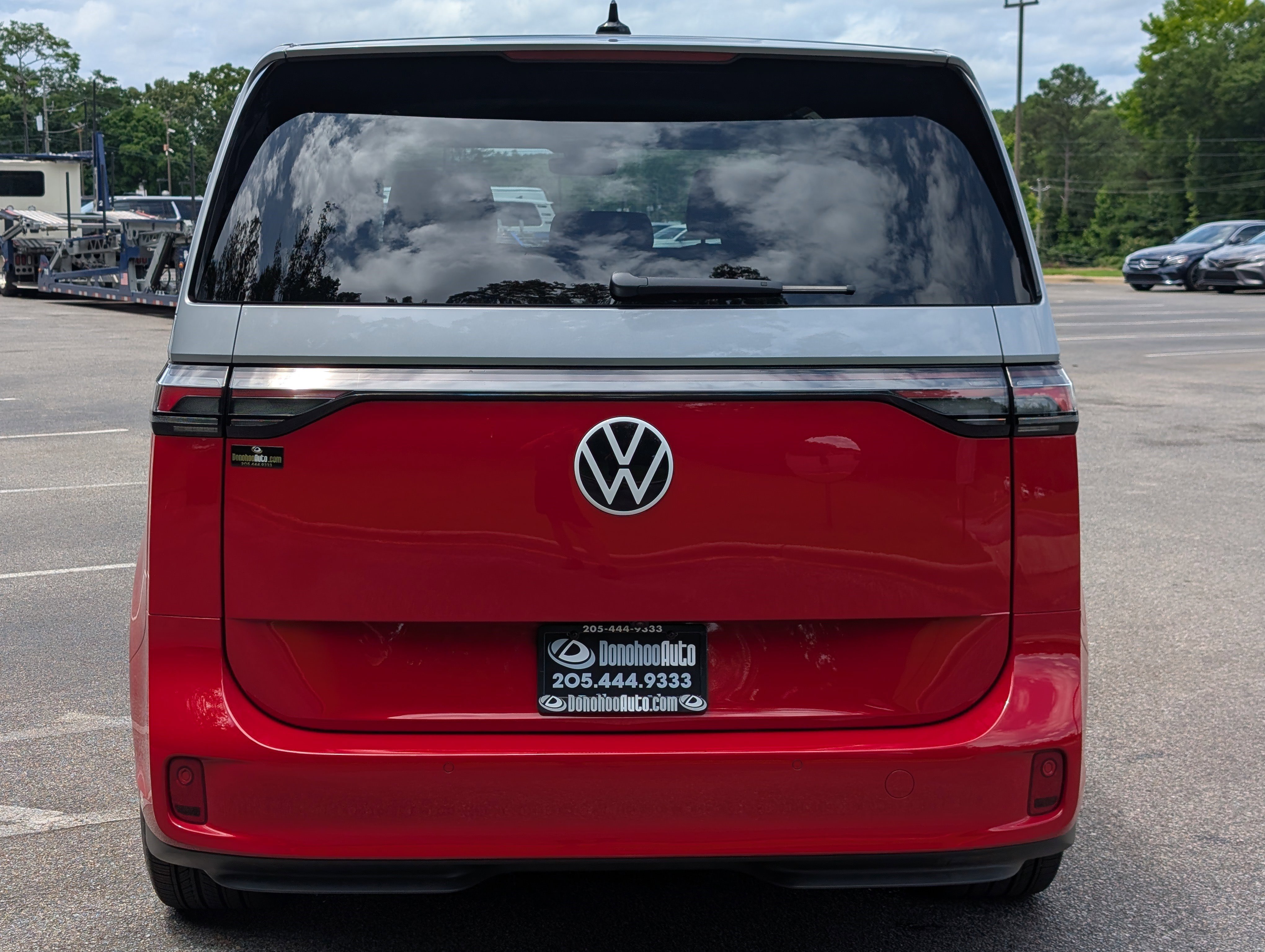 Used 2025 Volkswagen ID. Buzz Pro S Plus RWD image 8
