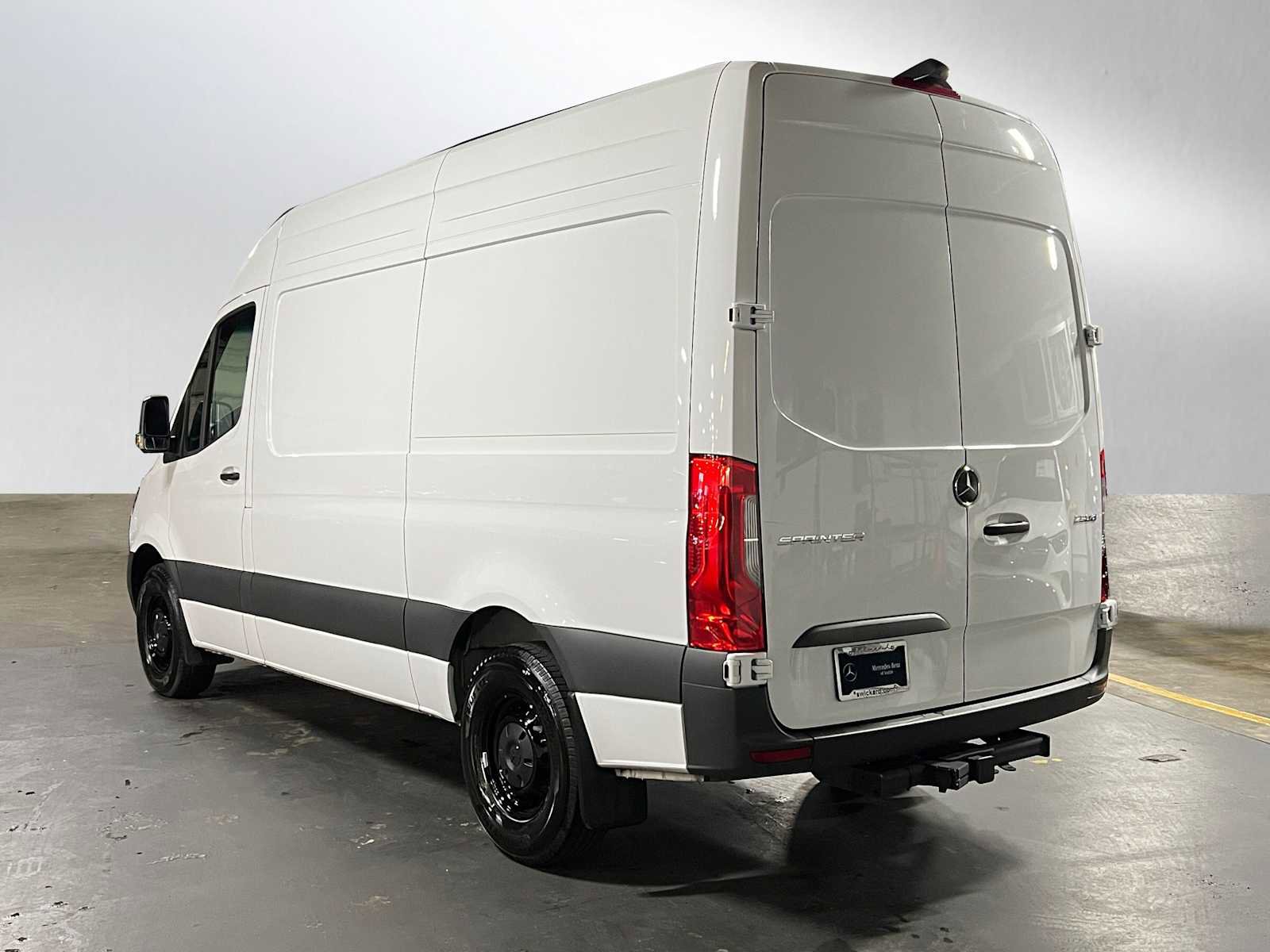 Used 2025 Mercedes-Benz Sprinter 2500 image 5