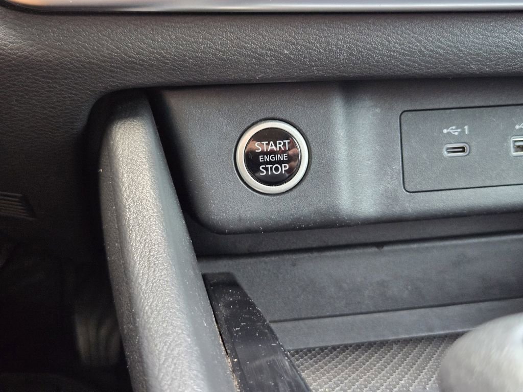 Used 2023 Nissan Rogue SV FWD image 22