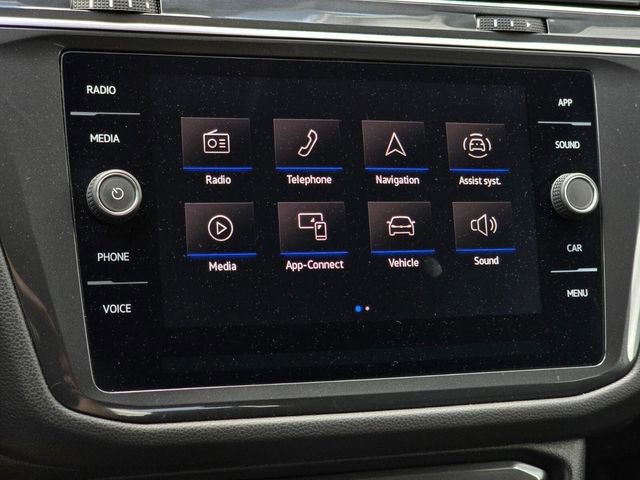 Used 2023 Volkswagen Tiguan SE image 13