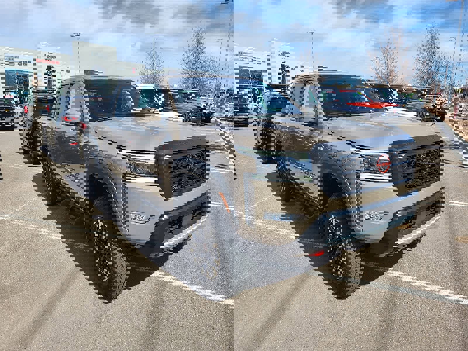 Used 2023 Nissan Frontier PRO-4X w/ Technology Package image 3