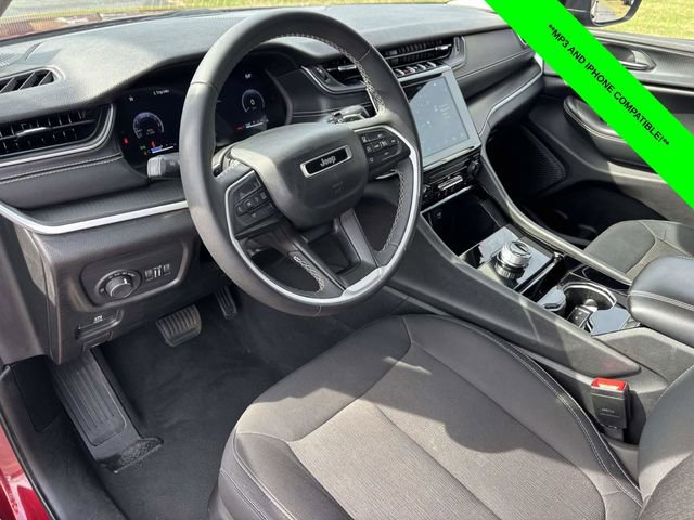 Used 2023 Jeep Grand Cherokee L Laredo image 8