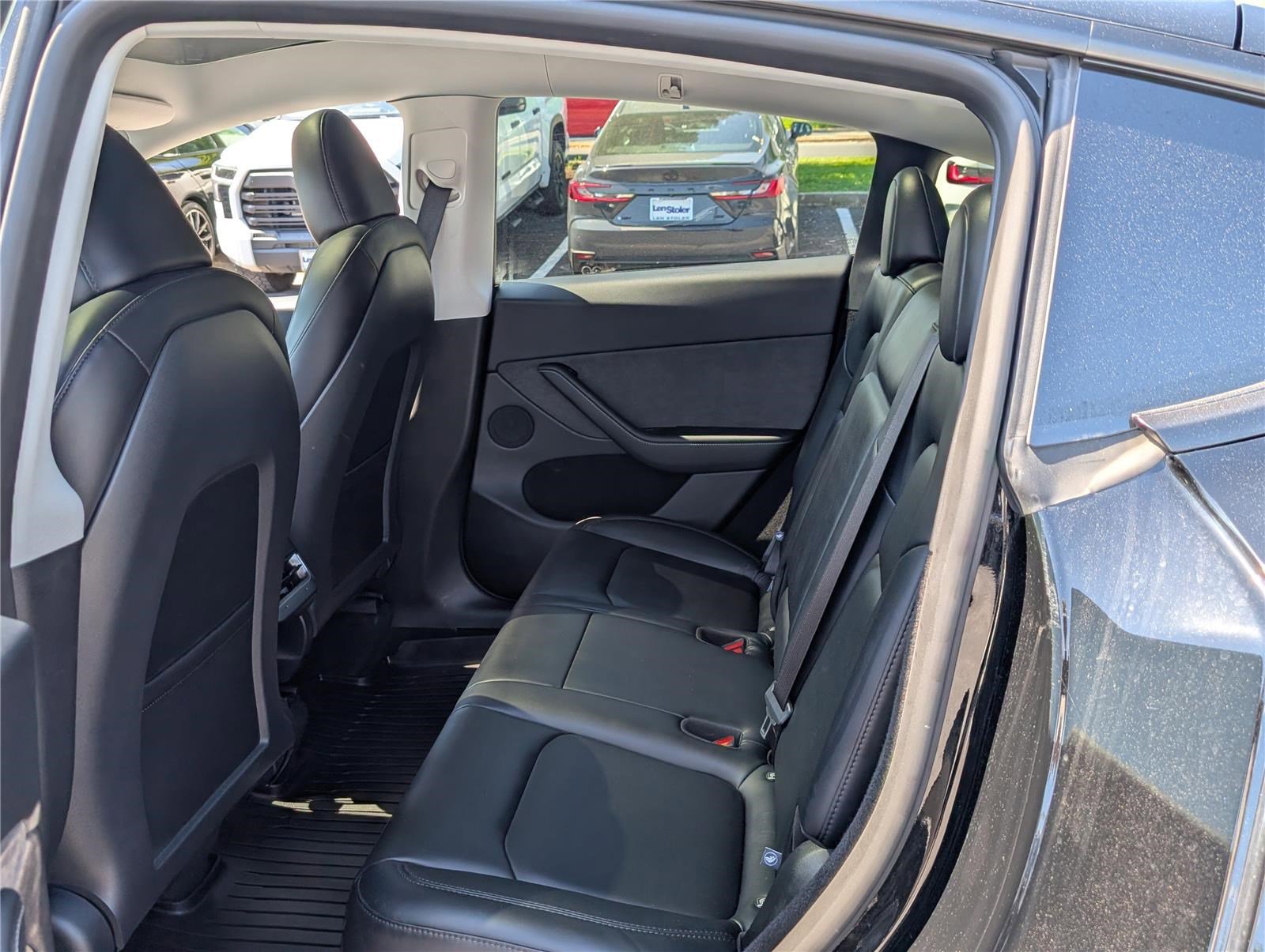 Used 2024 Tesla Model Y Long Range AWD/4WD image 14