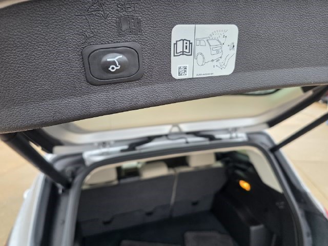 Used 2019 Ford Escape Titanium AWD/4WD image 11