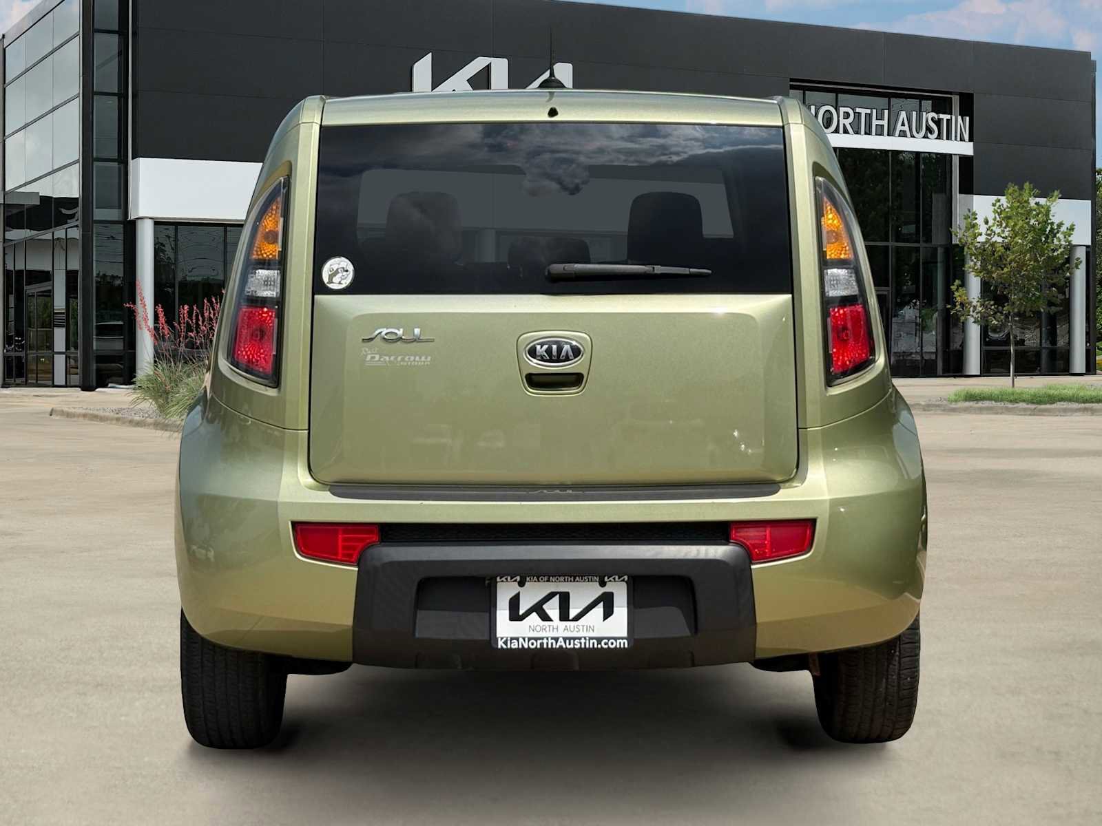 Used 2010 Kia Soul + FWD image 7
