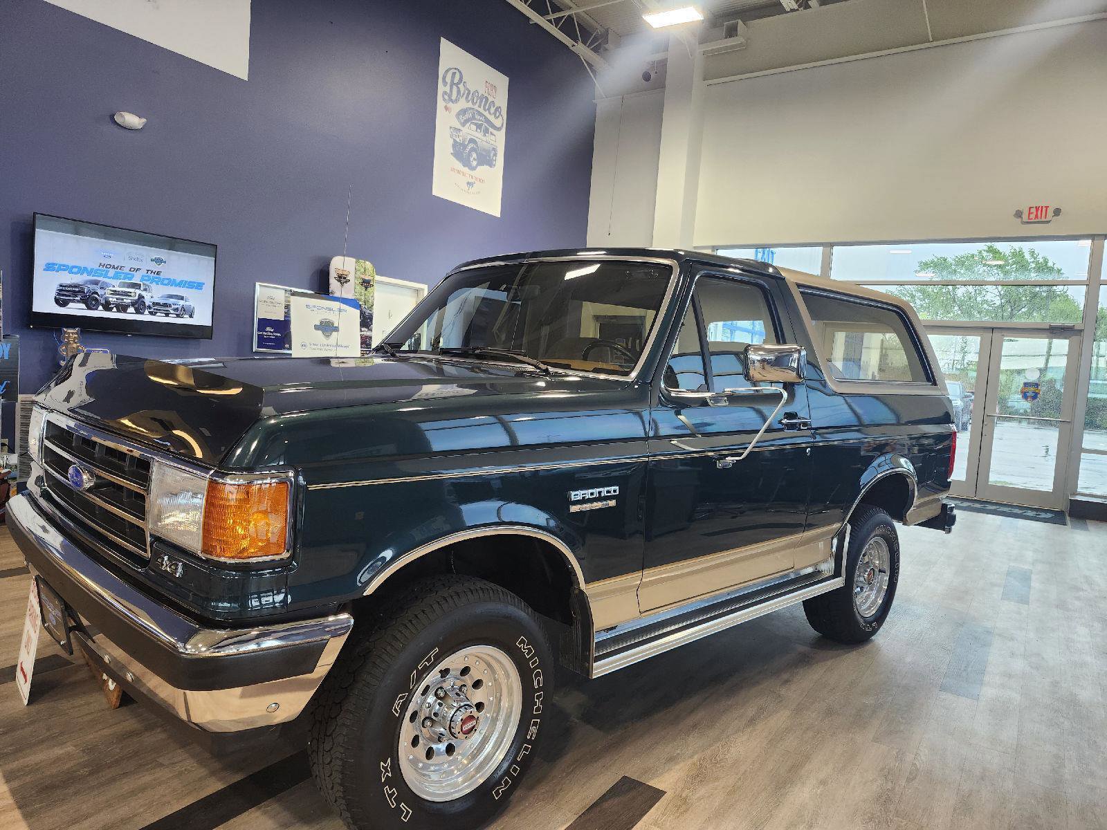 Used 1991 Ford Bronco AWD/4WD image 3