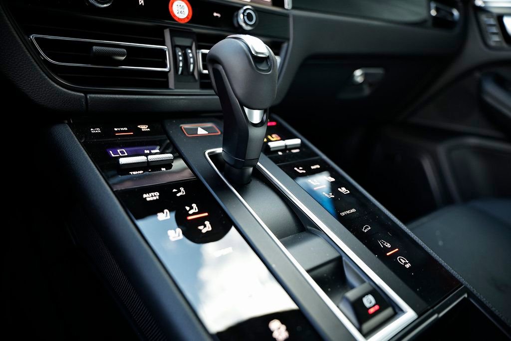Certified 2026 Porsche Macan image 37