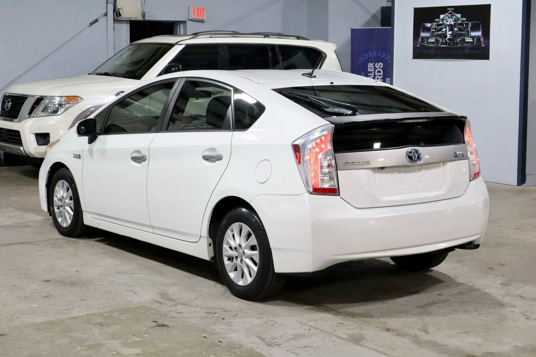 Used 2013 Toyota Prius Plug-In Hybrid image 9