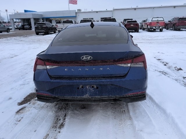 Used 2023 Hyundai Elantra SEL image 5