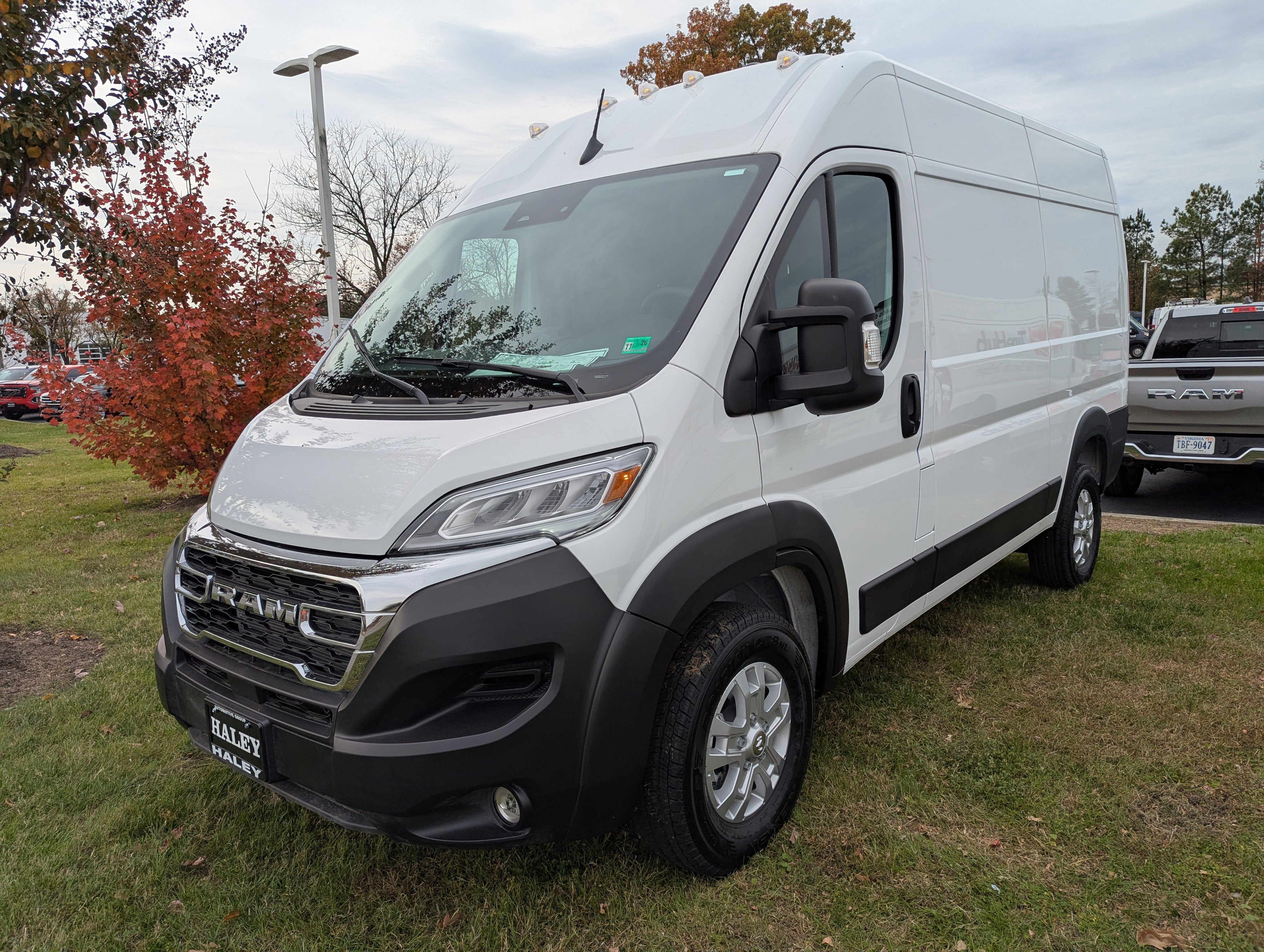 New 2026 RAM ProMaster 1500 w/ Quick Order Package 22G SLT image 4