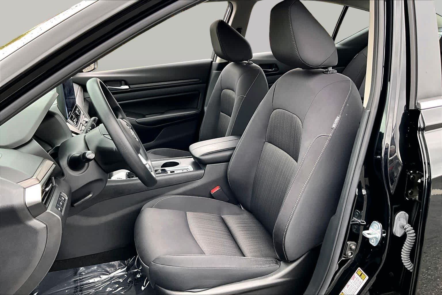 Used 2025 Nissan Altima 2.5 SV w/ SV Special Edition Package AWD/4WD image 8