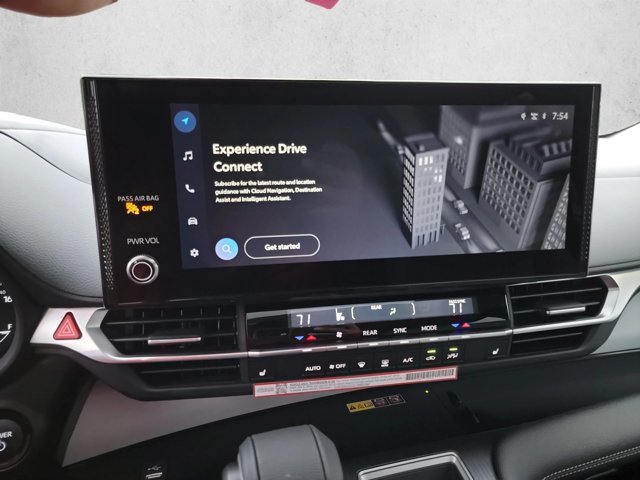 Used 2026 Toyota Sienna XLE FWD image 13