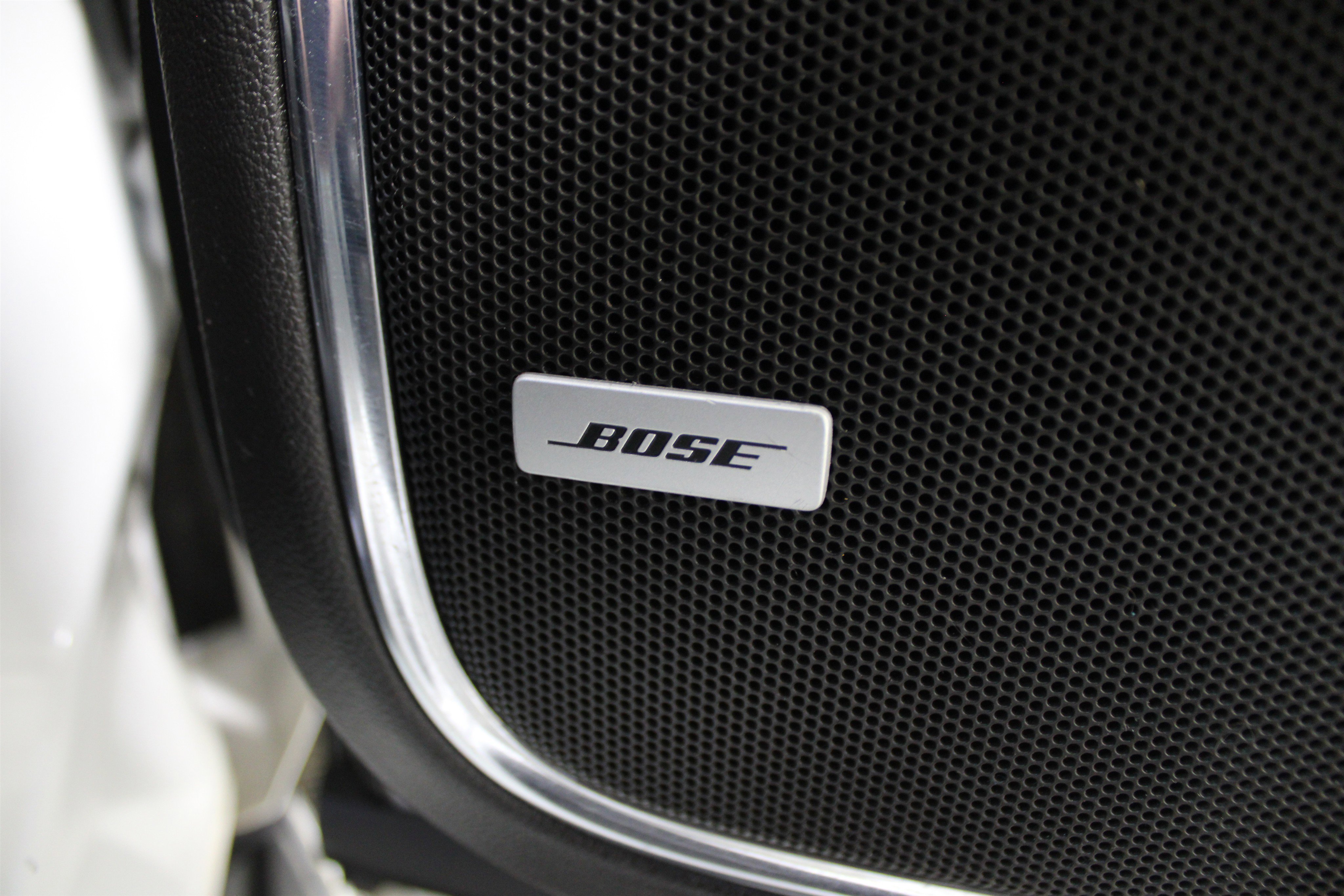 Used 2018 Chevrolet Suburban Premier image 31