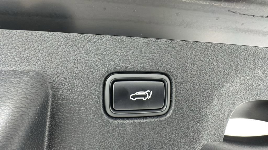 Used 2025 Kia Sportage X-Line w/ Premium Package image 16