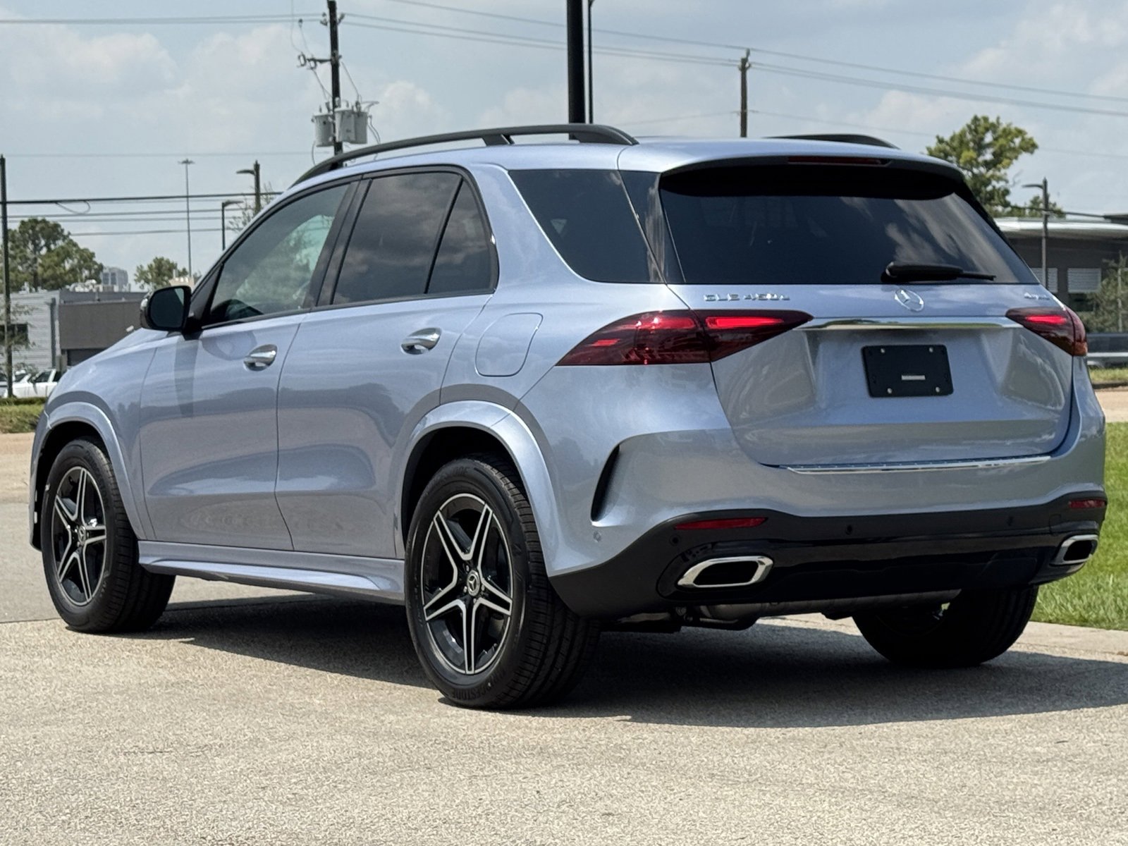 New 2026 Mercedes-Benz GLE 450e 4MATIC image 4