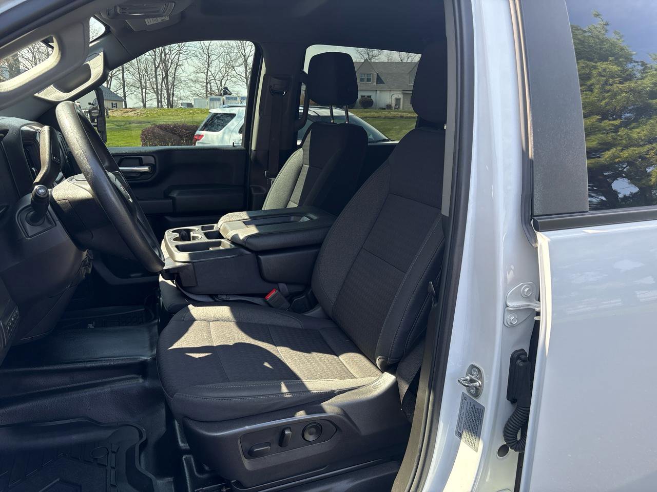 Used 2024 GMC Sierra 3500 Pro w/ Convenience Package image 9