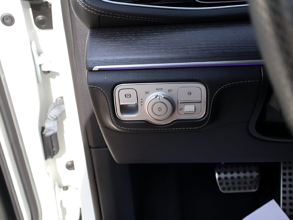 Certified 2022 Mercedes-Benz GLE 53 AMG 4MATIC image 40