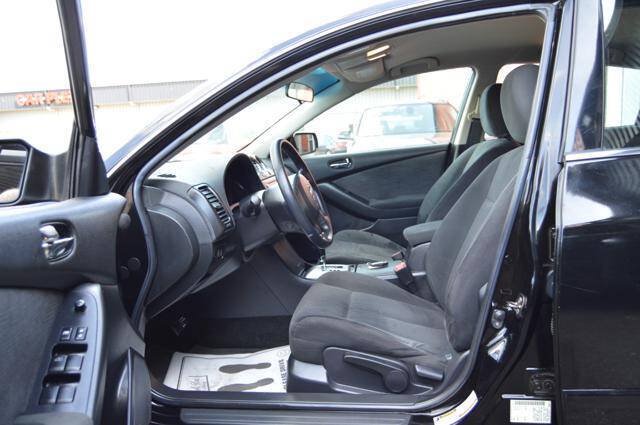 Used 2010 Nissan Altima 2.5 S FWD image 11