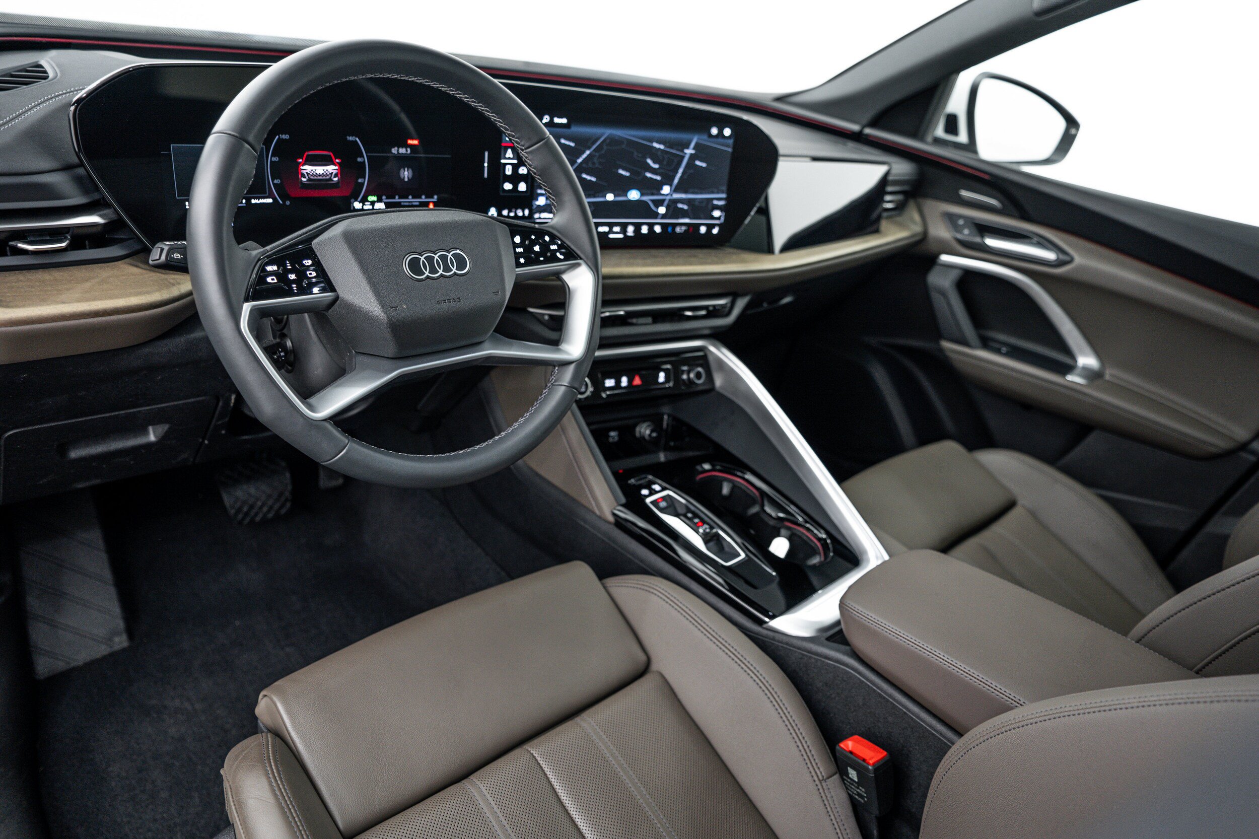 Used 2025 Audi Q5 Premium Plus w/ Premium Plus AWD/4WD image 9