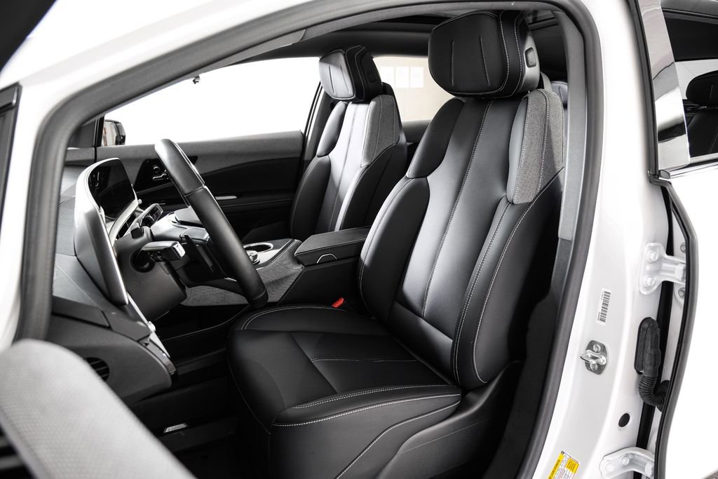 Used 2025 Cadillac Optiq Sport 1 w/ LPO, Floor Liner Package image 28