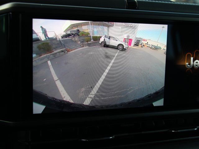 Used 2025 Jeep Wrangler Unlimited Rubicon image 19